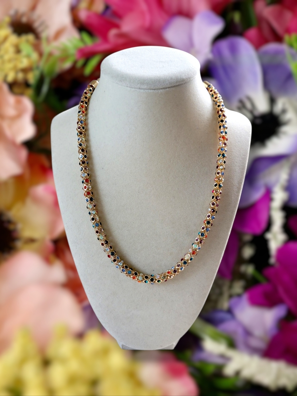 Gloria Vanderbilt | NWOT Gold Tone Multicolor Crystal Mesh Chain Necklace